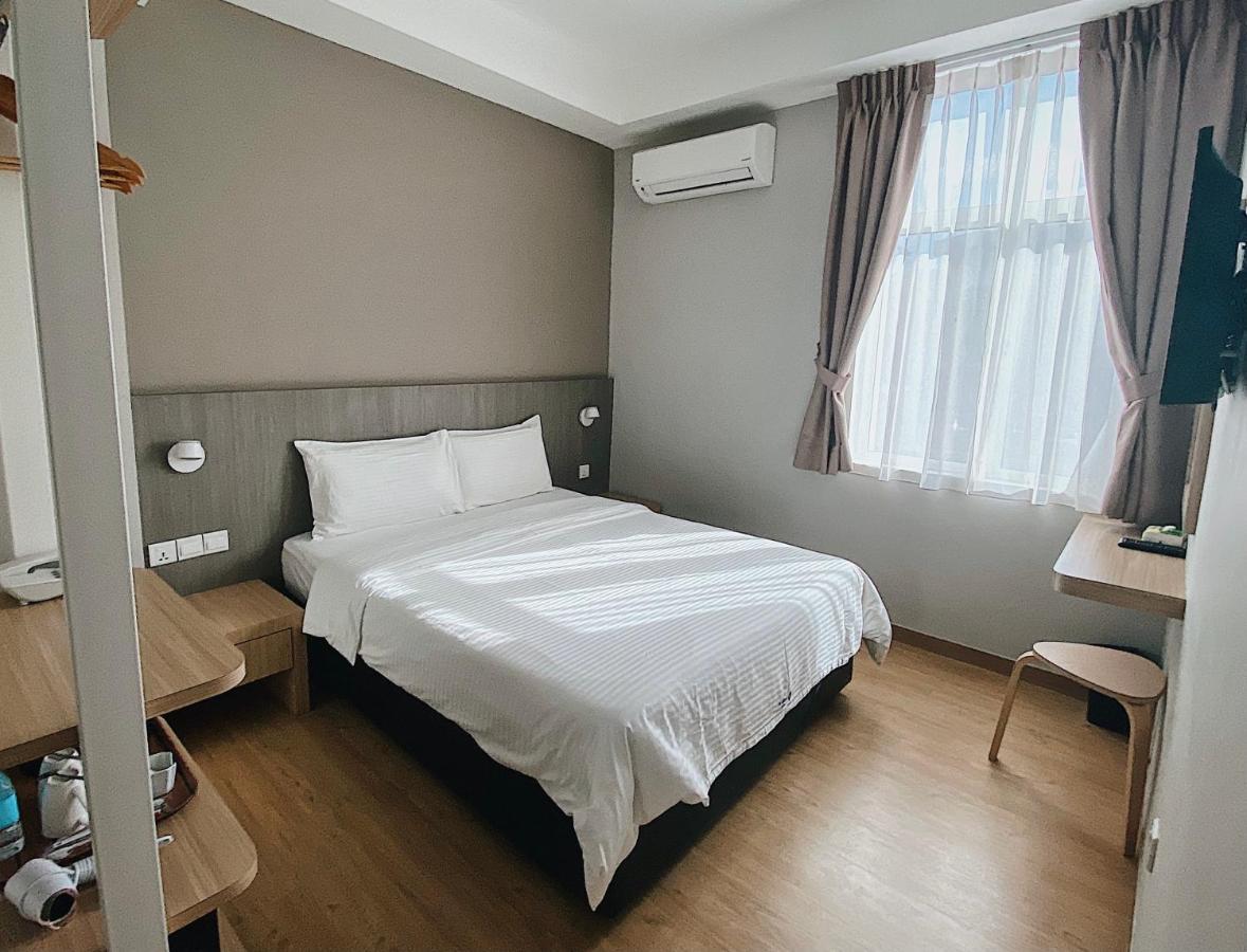Walk In Hotel Kota Kinabalu Extérieur photo