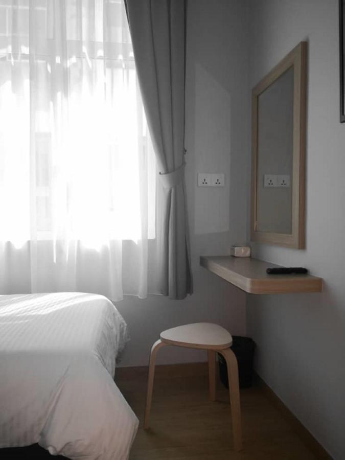 Walk In Hotel Kota Kinabalu Extérieur photo